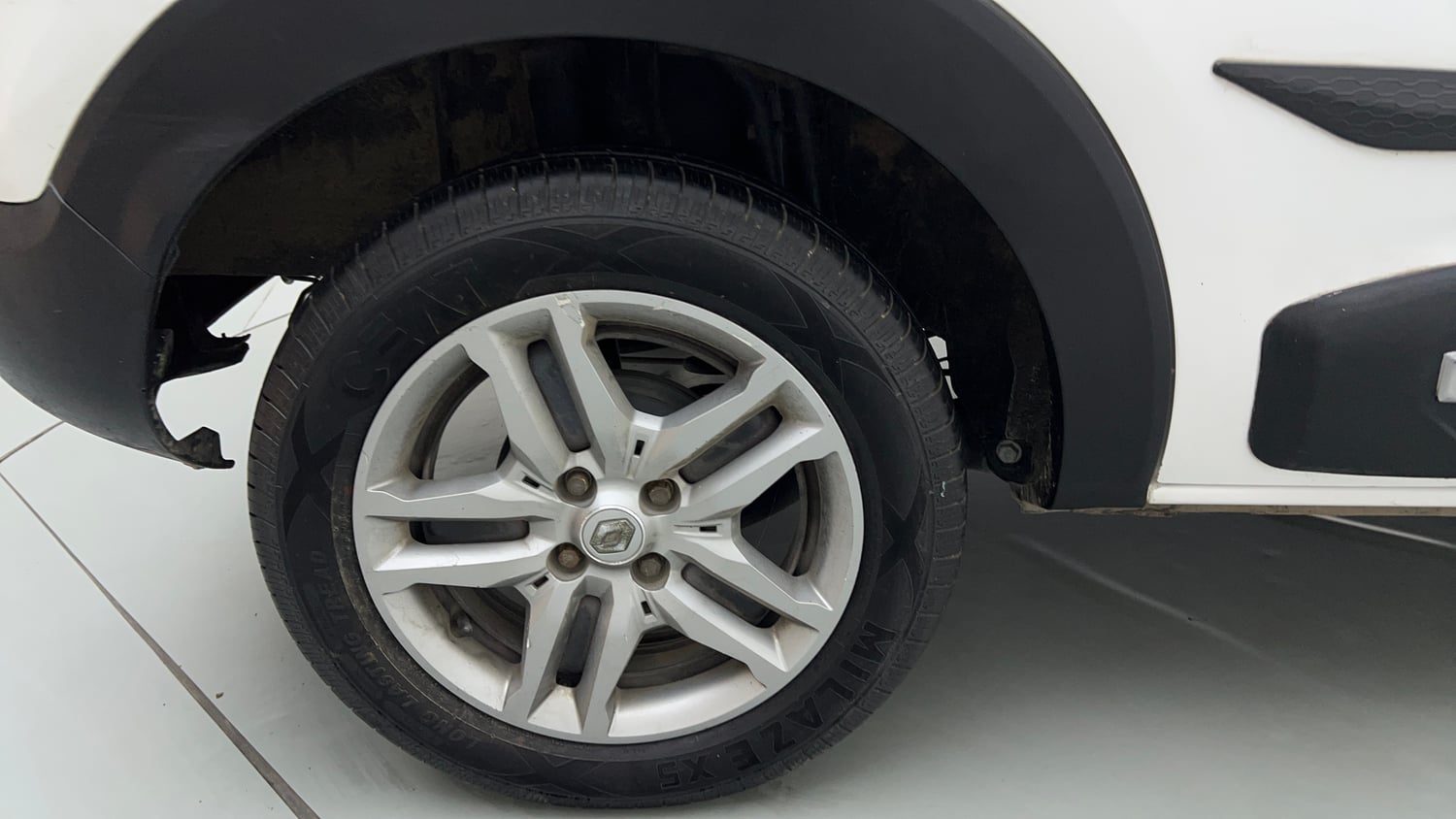 Used 2021 Renault Triber RXZ EASY-R AMT Petrol Automatic tyres RIGHT REAR TYRE RIM VIEW