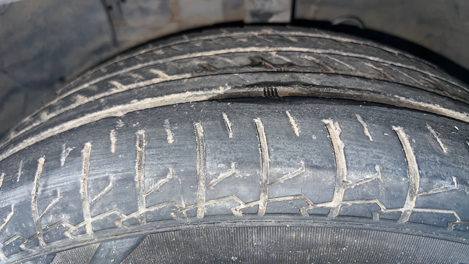 Used 2020 Hyundai Venue SX Plus 1.0 Turbo DCT Petrol Automatic tyres LEFT FRONT TYRE TREAD VIEW