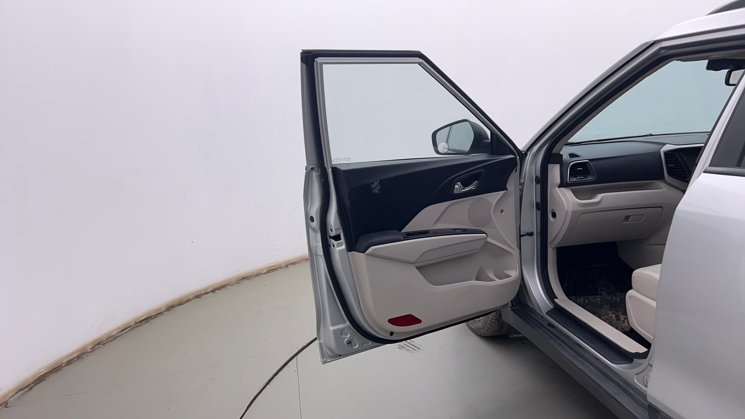 Used 2021 Mahindra XUV 300 W8 (O) 1.2 Petrol Petrol Manual interior LEFT FRONT DOOR OPEN VIEW