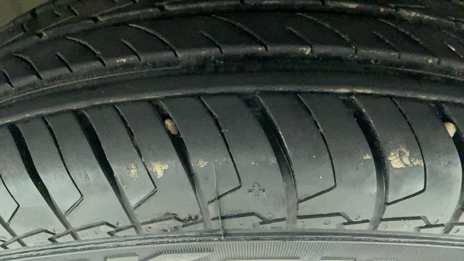 Used 2019 Renault Triber RXZ Petrol Manual tyres LEFT FRONT TYRE TREAD VIEW