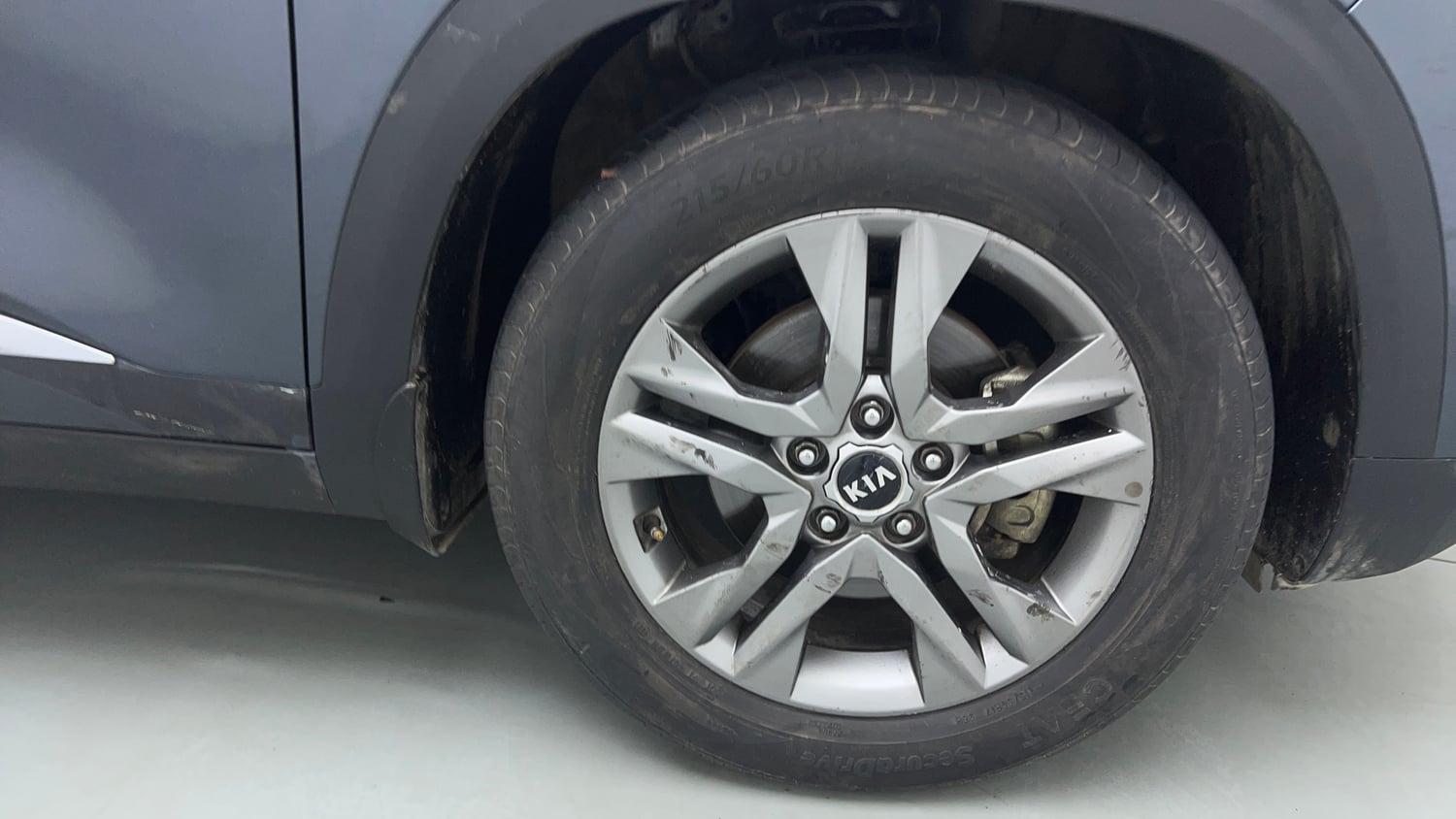 Used 2020 Kia Seltos HTX IVT 1.5 Petrol Automatic tyres RIGHT FRONT TYRE RIM VIEW