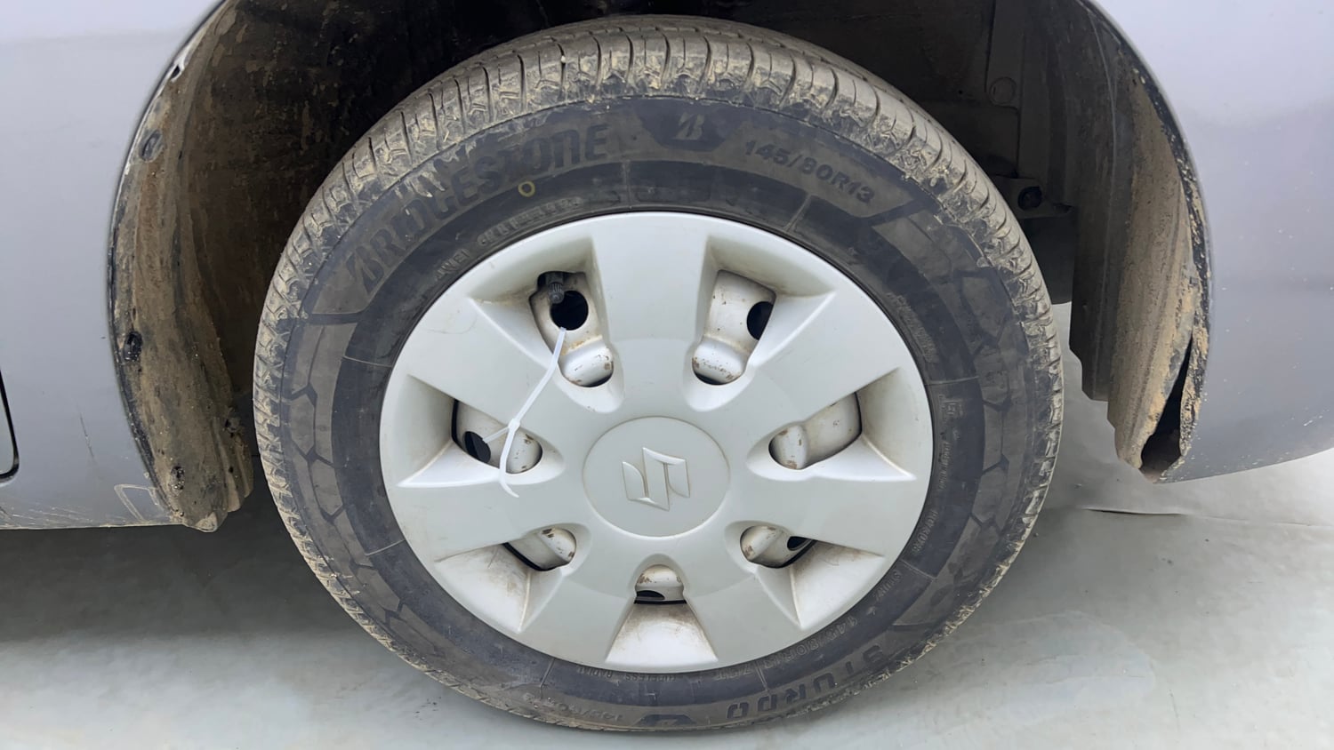 Used 2014 Maruti Suzuki Wagon R LXI Petrol Manual tyres RIGHT FRONT TYRE RIM VIEW