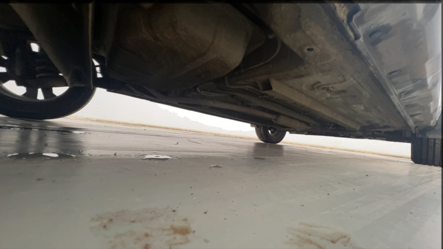 Used 2023 Renault Kiger RXZ AMT Dual Tone Petrol Automatic extra REAR RIGHT UNDERBODY VIEW