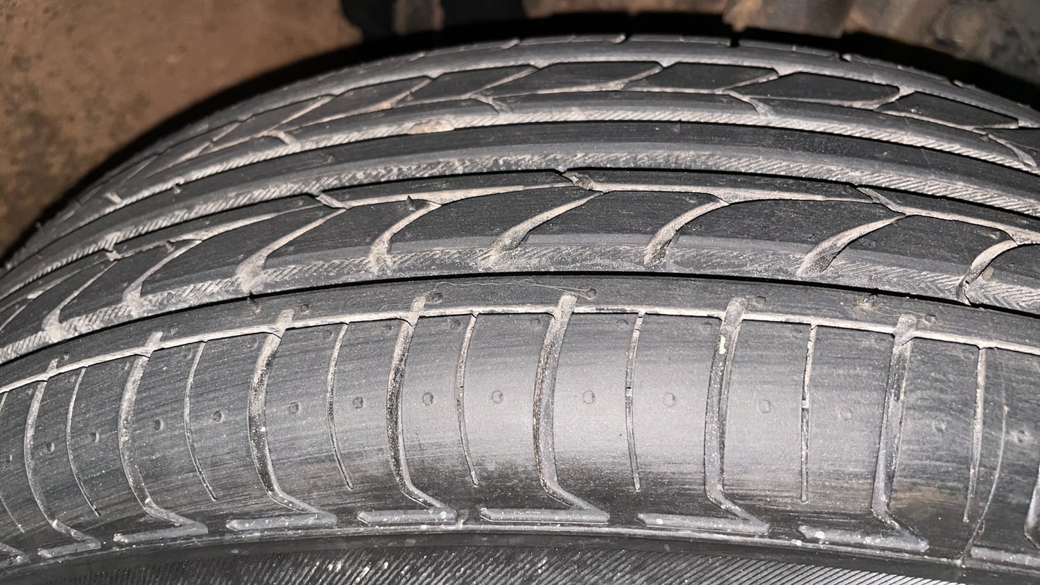 Used 2016 Renault Kwid RXL Petrol Manual tyres RIGHT FRONT TYRE TREAD VIEW
