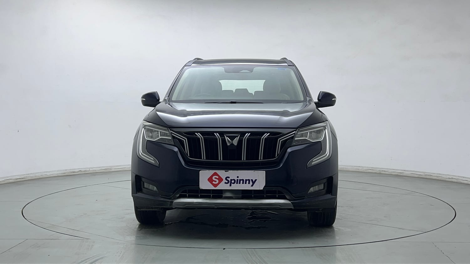 Used 2022 Mahindra XUV700 AX 7 Petrol MT 7 STR Petrol Manual exterior FRONT VIEW