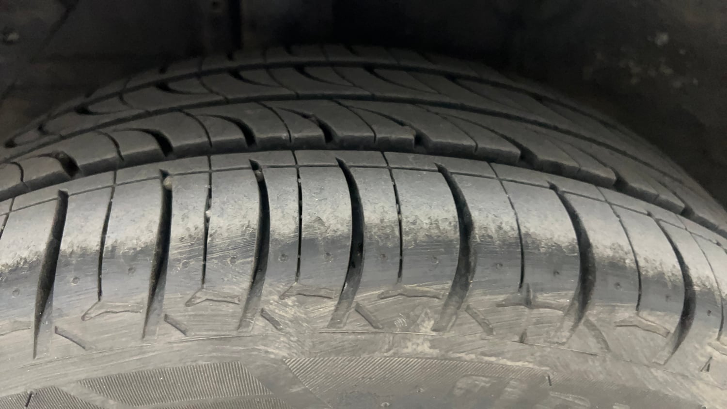 Used 2020 Hyundai Elite i20 Asta 1.2 (O) Petrol Manual tyres RIGHT REAR TYRE TREAD VIEW