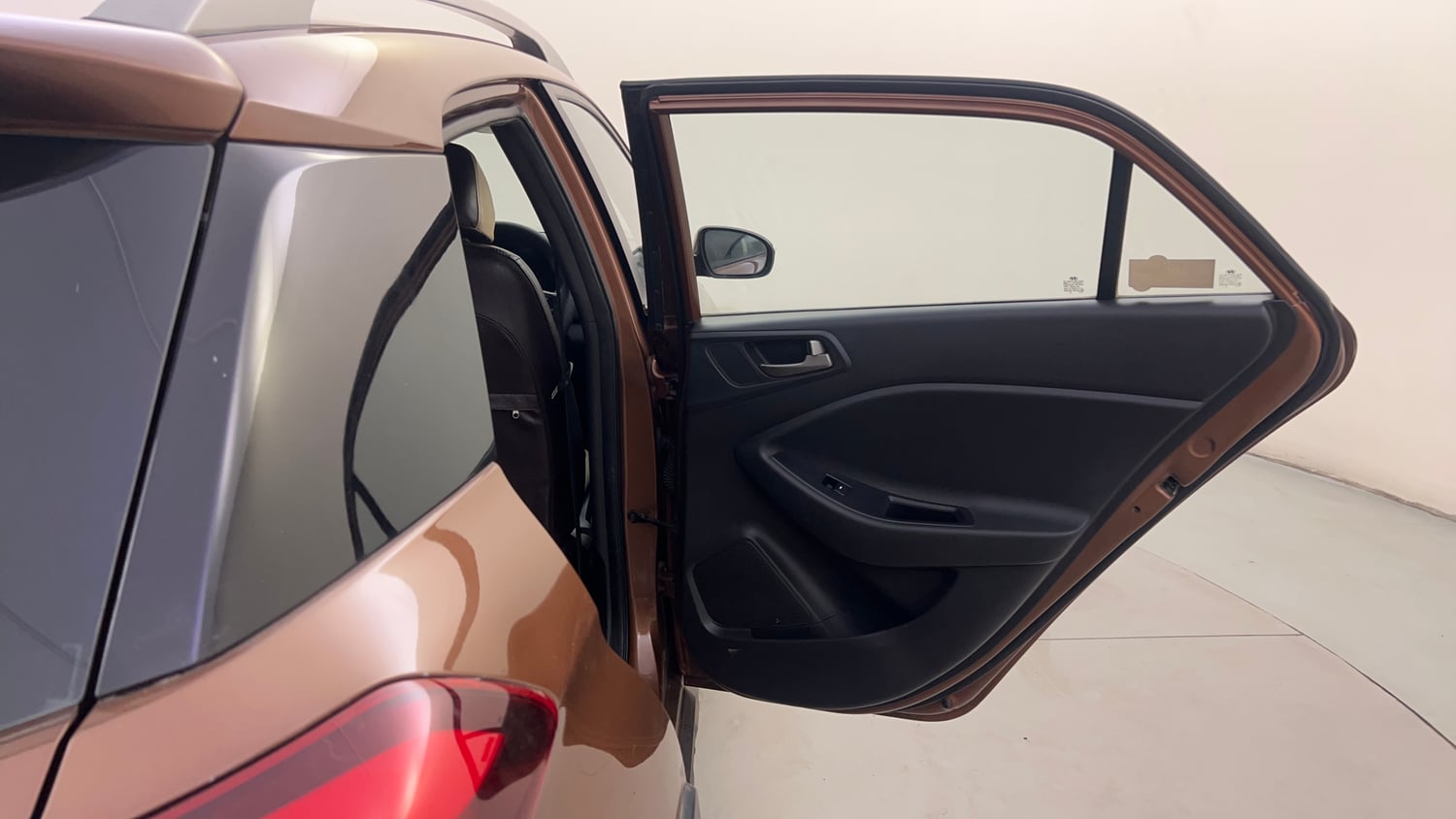 Used 2015 Hyundai i20 Active 1.2 SX Petrol Manual interior RIGHT REAR DOOR OPEN VIEW