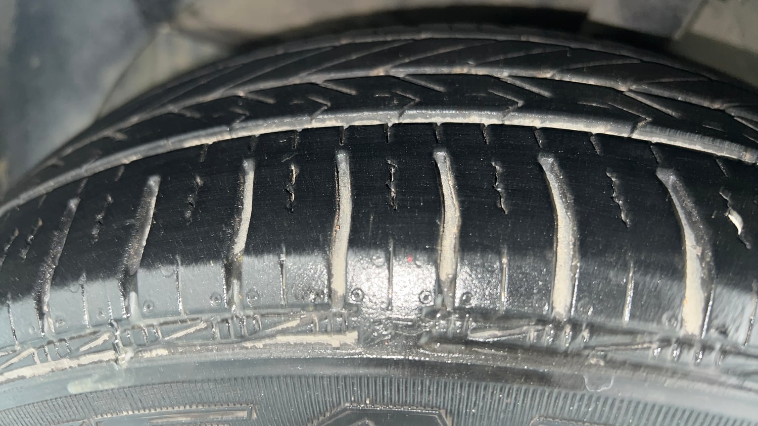 Used 2014 Hyundai Xcent S 1.2 Petrol Manual tyres LEFT FRONT TYRE TREAD VIEW