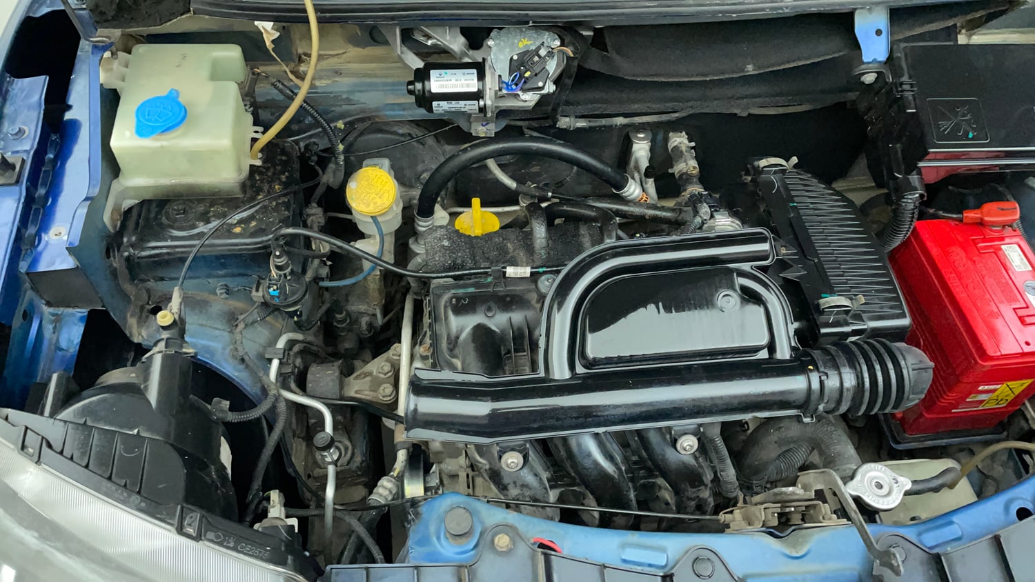 Used 2017 Renault Kwid CLIMBER 1.0 Petrol Manual engine ENGINE RIGHT SIDE VIEW