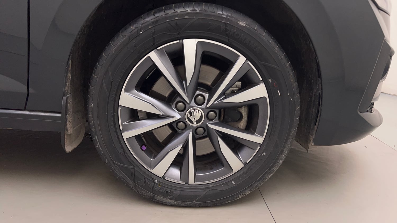 Used 2023 Skoda Slavia Style 1.5L TSI DSG Petrol Automatic tyres RIGHT FRONT TYRE RIM VIEW