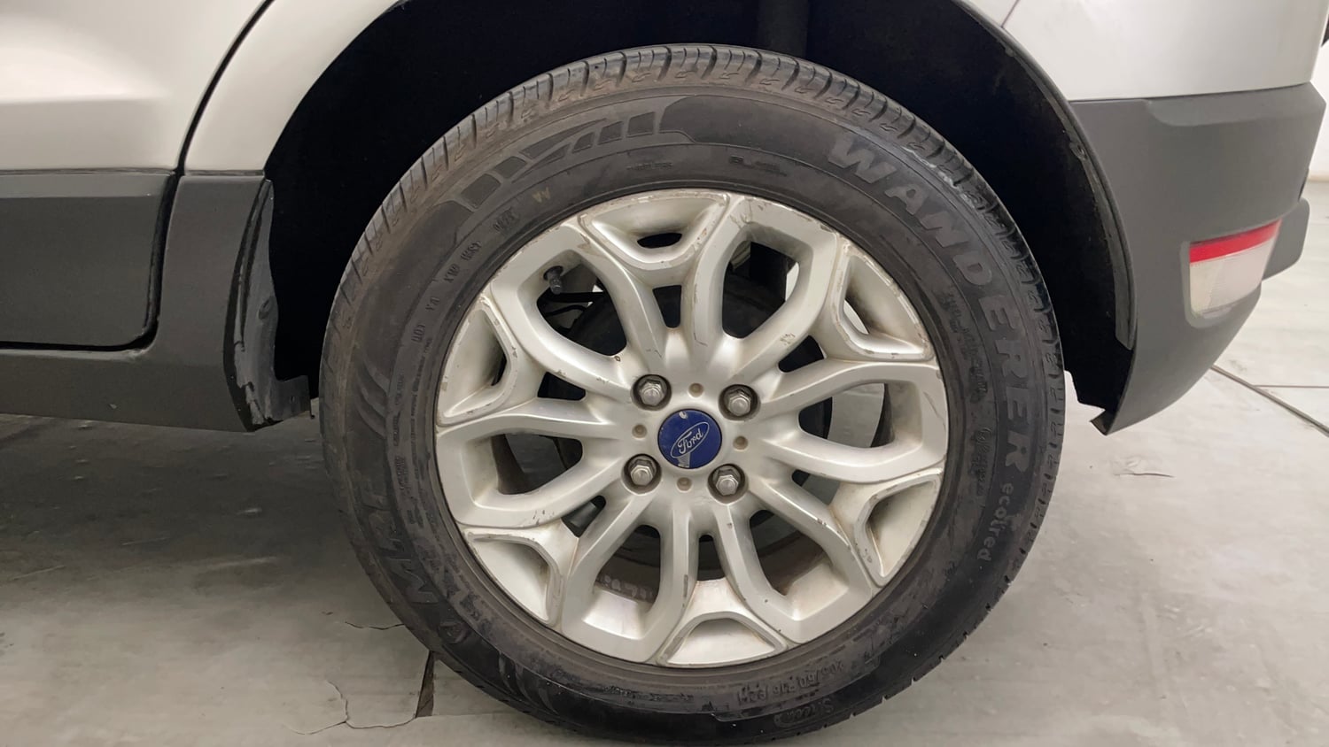 Used 2016 Ford EcoSport Titanium 1.5L TDCi Diesel Manual tyres LEFT REAR TYRE RIM VIEW