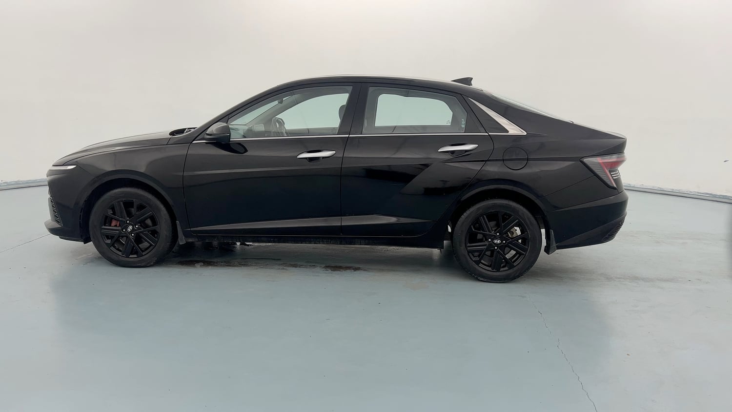 Used 2023 Hyundai Verna SX (O) 1.5 Turbo Petrol DCT Petrol Automatic exterior LEFT SIDE VIEW