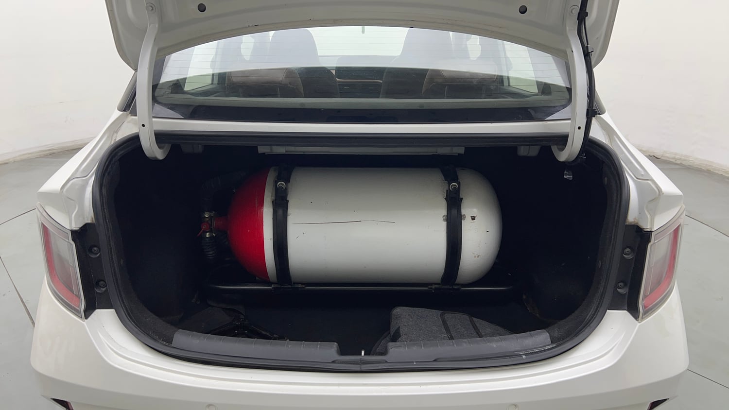 Used 2021 Hyundai Aura S 1.2 CNG Cng Manual interior DICKY INSIDE VIEW