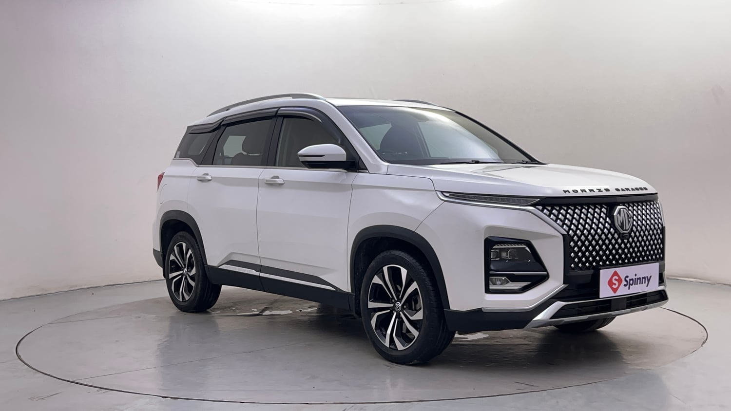Used 2023 MG Motors Hector Plus Sharp Pro 2.0 Turbo Diesel 6 STR Diesel Manual exterior RIGHT FRONT CORNER VIEW