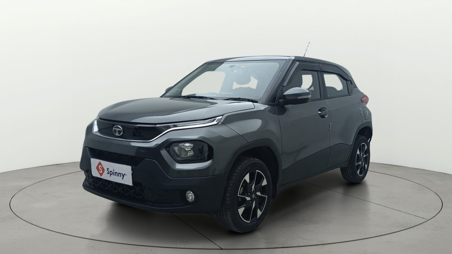 Used 2024 Tata Punch Accomplished Dazzle Pack MT Petrol Manual exterior LEFT FRONT CORNER VIEW