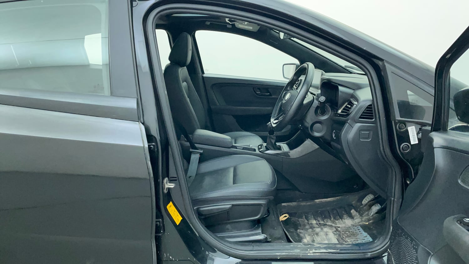 Used 2024 Tata Altroz XZ Plus (S) Dark Edition Petrol Manual interior RIGHT SIDE FRONT DOOR CABIN VIEW