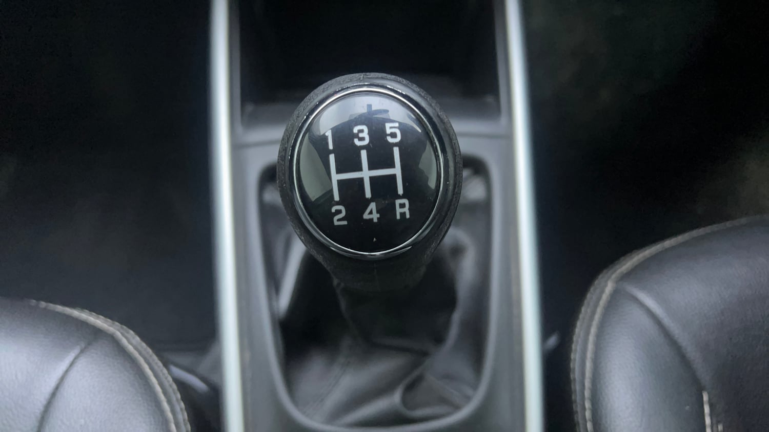 Used 2018 Maruti Suzuki Baleno Alpha 1.2 Petrol Manual interior GEAR  KNOB VIEW