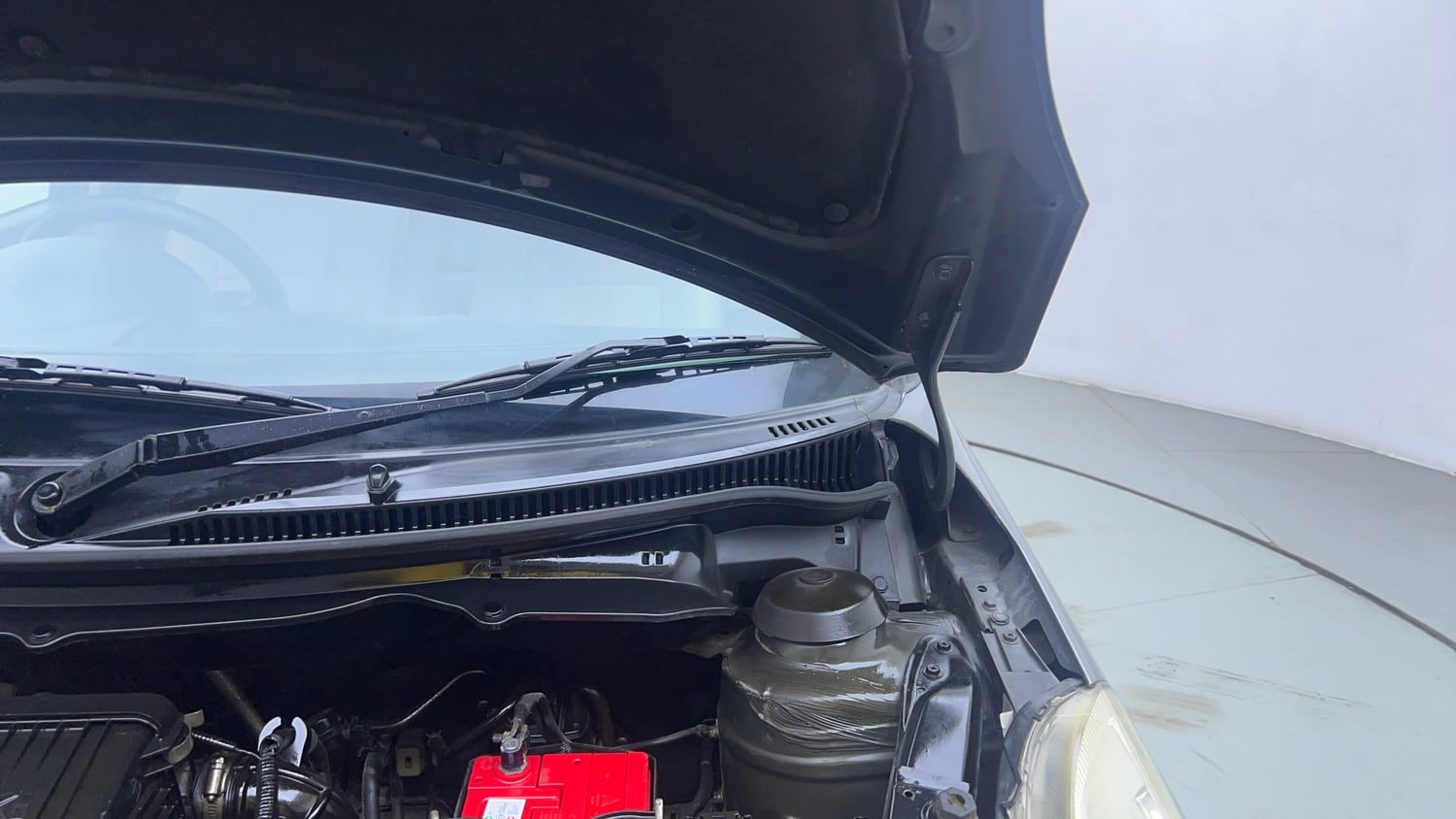 Used 2012 Maruti Suzuki Swift Dzire Automatic Petrol Automatic engine ENGINE LEFT SIDE HINGE & APRON VIEW