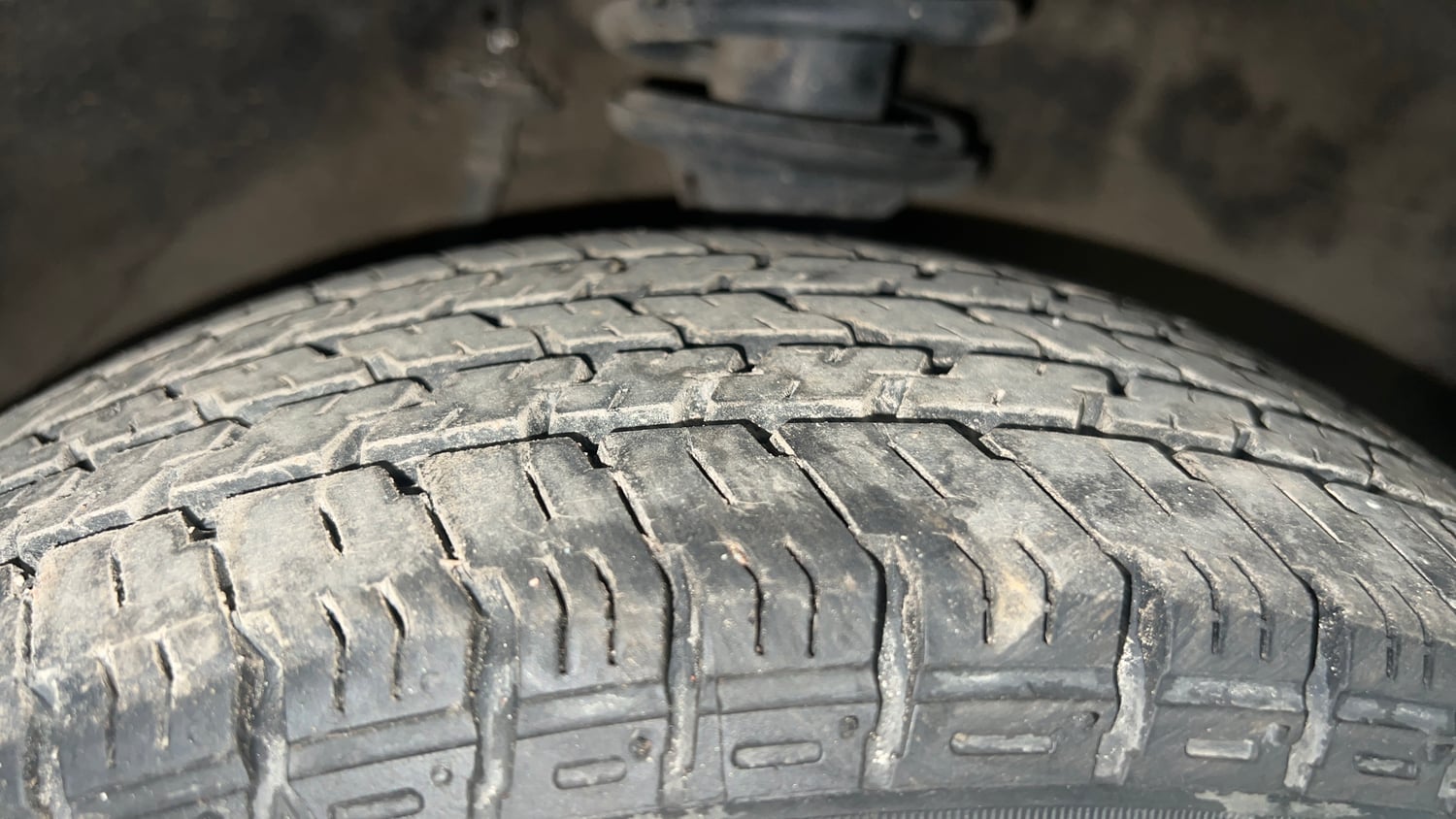 Used 2019 maruti-suzuki Alto K10 VXi (O) AMT Petrol Automatic tyres RIGHT FRONT TYRE TREAD VIEW