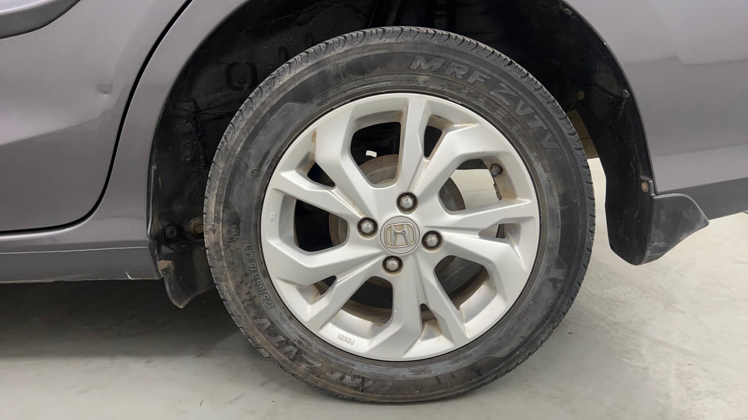 Used 2021 Honda Amaze 1.2 VX CVT Petrol Petrol Automatic tyres LEFT REAR TYRE RIM VIEW