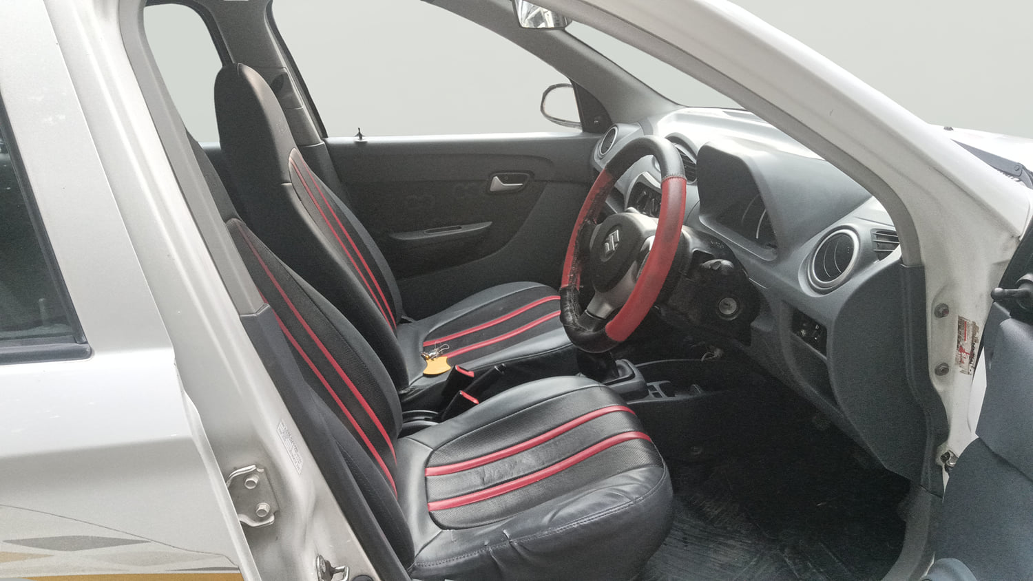 Used 2014 Maruti Suzuki Alto 800 Lxi Petrol Manual interior RIGHT SIDE FRONT DOOR CABIN VIEW