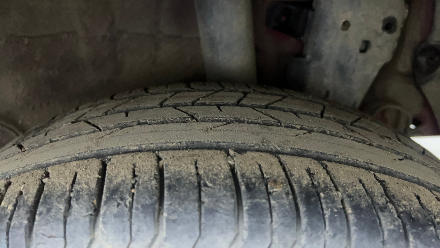 Used 2023 Hyundai New i20 Asta (O) 1.2 IVT Petrol Automatic tyres LEFT REAR TYRE TREAD VIEW