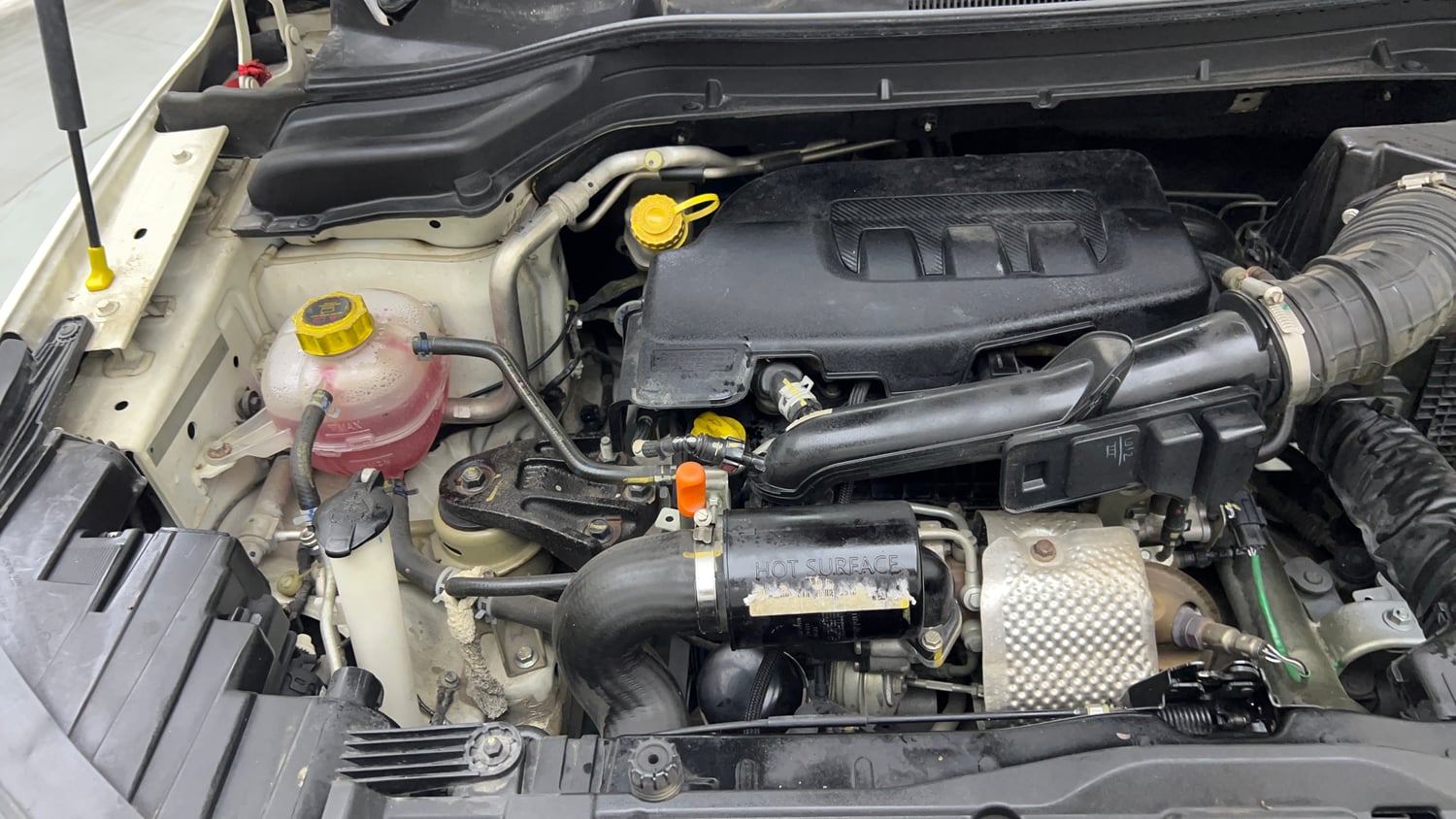 Used 2022 Mahindra XUV 300 W8 1.2 Petrol Petrol Manual engine ENGINE RIGHT SIDE VIEW