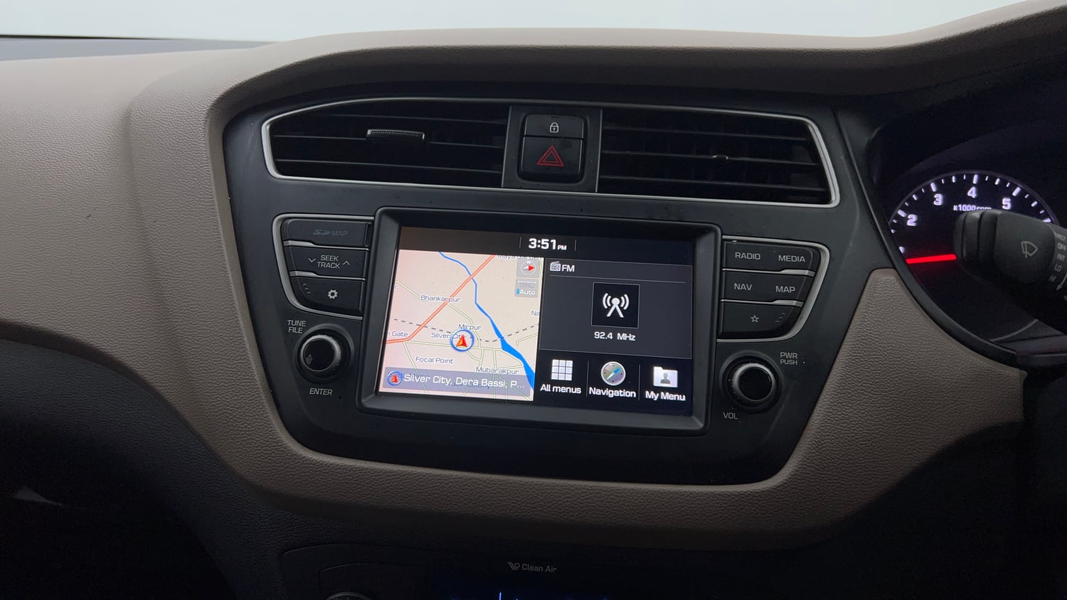 Used 2018 Hyundai Elite i20 Asta 1.2 Petrol Manual interior MUSIC SYSTEM & AC CONTROL VIEW