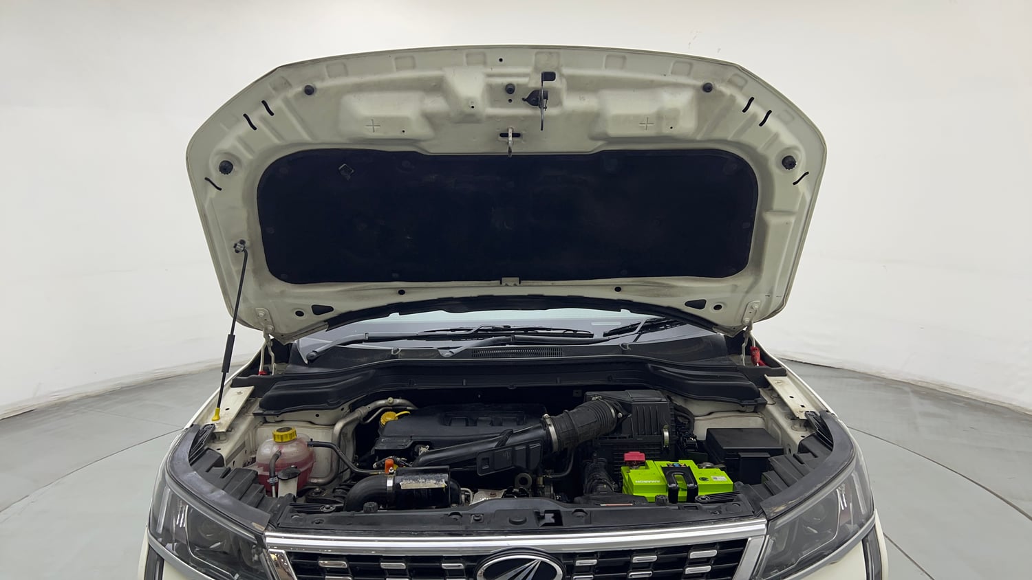 Used 2022 Mahindra XUV 300 W8 1.2 Petrol Petrol Manual engine ENGINE & BONNET OPEN FRONT VIEW