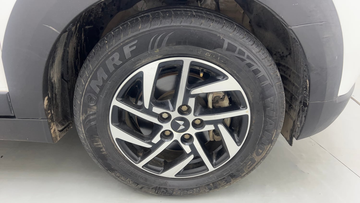 Used 2024 Mahindra XUV 3XO AX5 1.5 Diesel Diesel Manual tyres RIGHT FRONT TYRE RIM VIEW