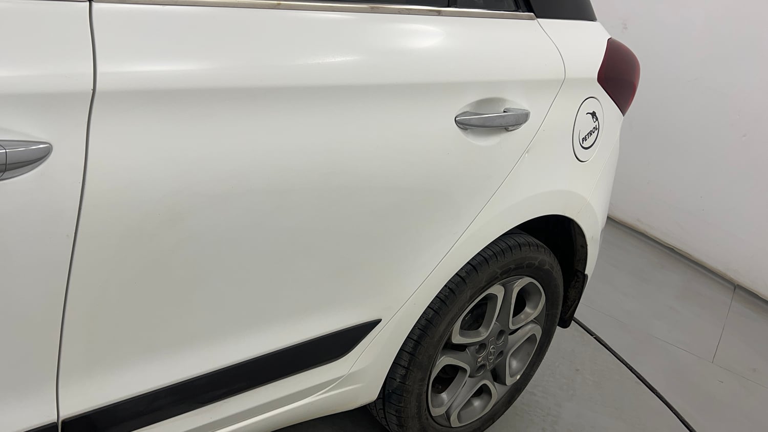 Used 2020 Hyundai Elite i20 Asta 1.2 (O) Petrol Manual dents MINOR SCRATCH