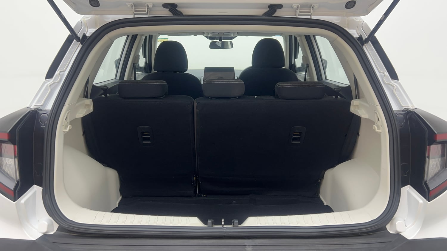 Used 2024 Mahindra XUV 3XO AX5 1.5 Diesel Diesel Manual interior DICKY INSIDE VIEW