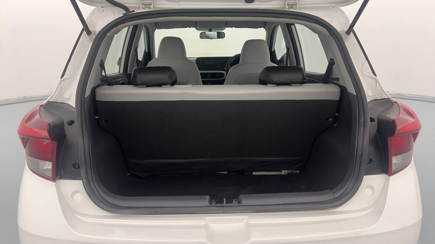 Used 2023 Hyundai Grand i10 Nios Magna 1.2 Kappa VTVT Petrol Manual interior DICKY INSIDE VIEW
