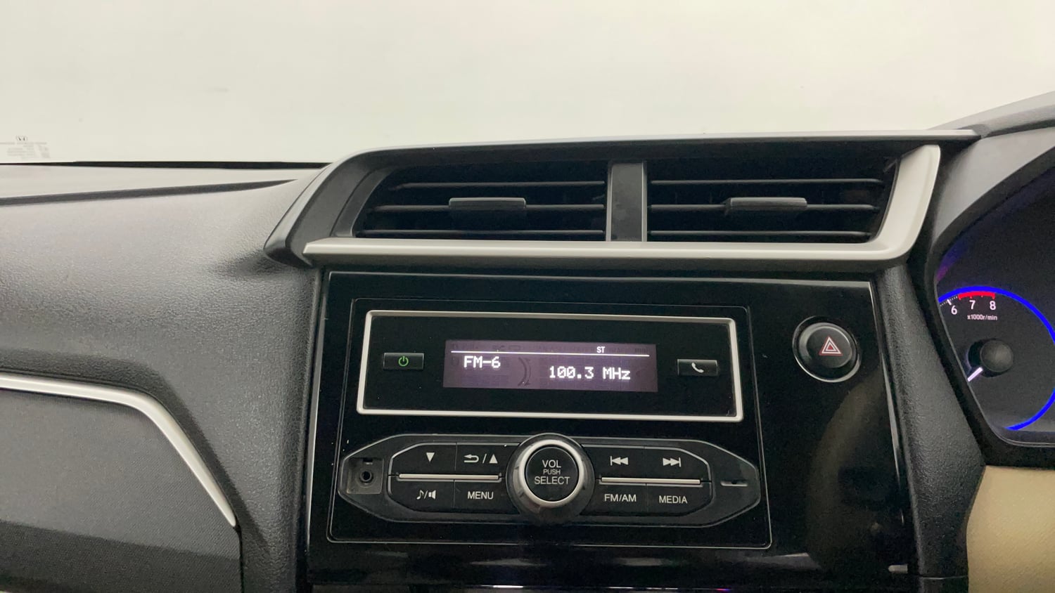 Used 2017 Honda Amaze 1.2 S i-VTEC Petrol Manual interior MUSIC SYSTEM & AC CONTROL VIEW