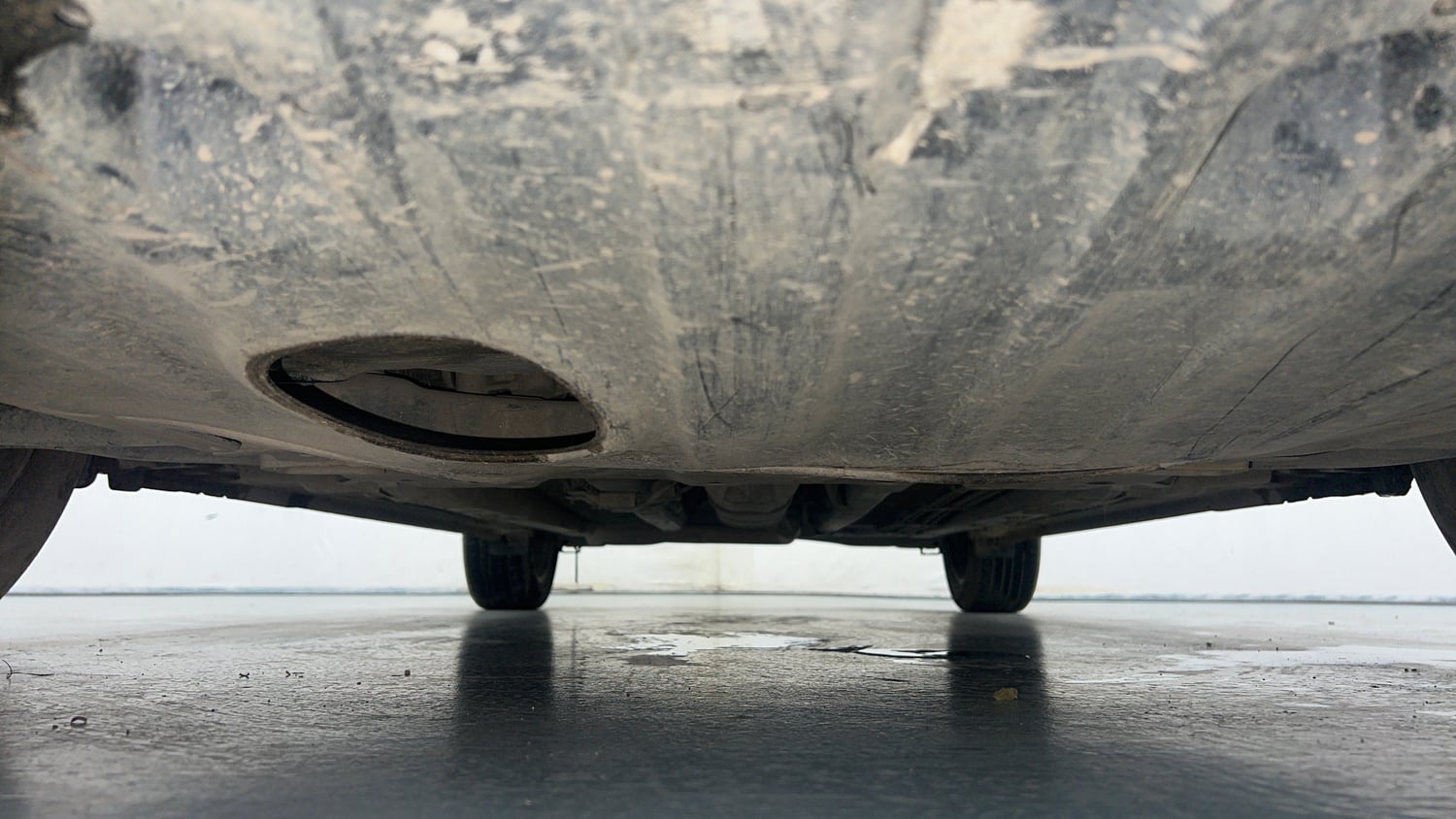 Used 2023 Hyundai Verna SX (O) 1.5 Turbo Petrol DCT Petrol Automatic extra FRONT LEFT UNDERBODY VIEW