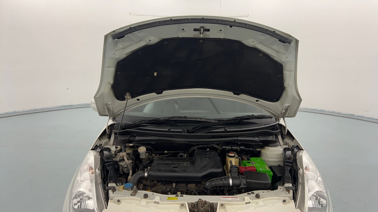 Used 2016 Maruti Suzuki Swift VDi Diesel Manual engine ENGINE & BONNET OPEN FRONT VIEW
