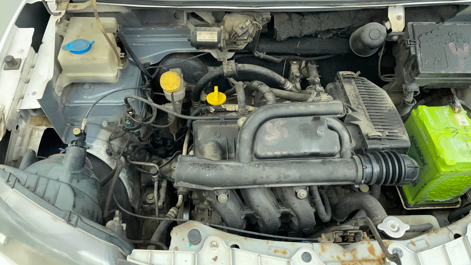 Used 2015 Renault Kwid RXT Petrol Manual engine ENGINE RIGHT SIDE VIEW