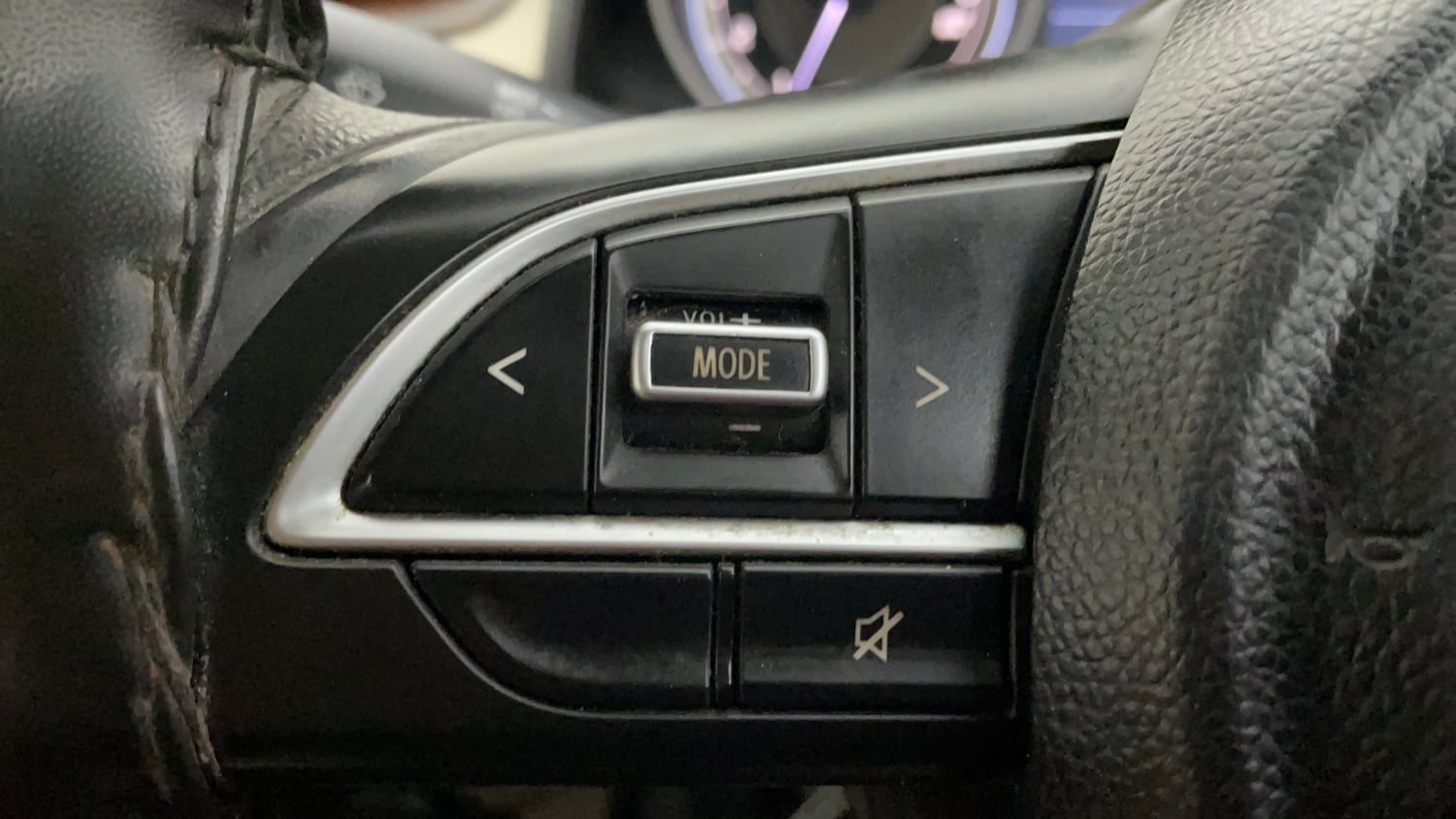 Used 2017 Maruti Suzuki Dzire VXi Petrol Manual top_features Steering mounted controls