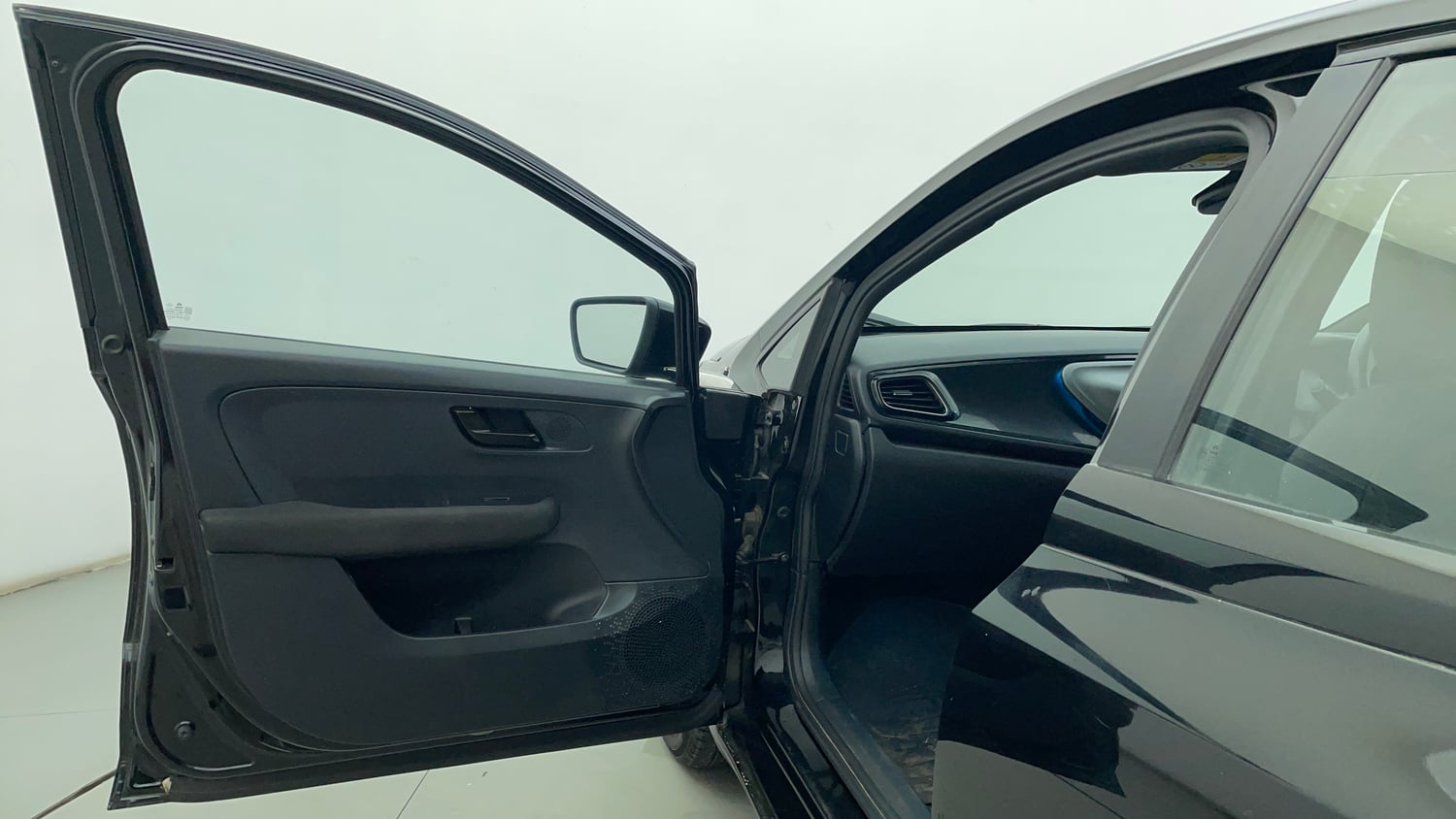 Used 2024 Tata Altroz XZ Plus (S) Dark Edition Petrol Manual interior LEFT FRONT DOOR OPEN VIEW