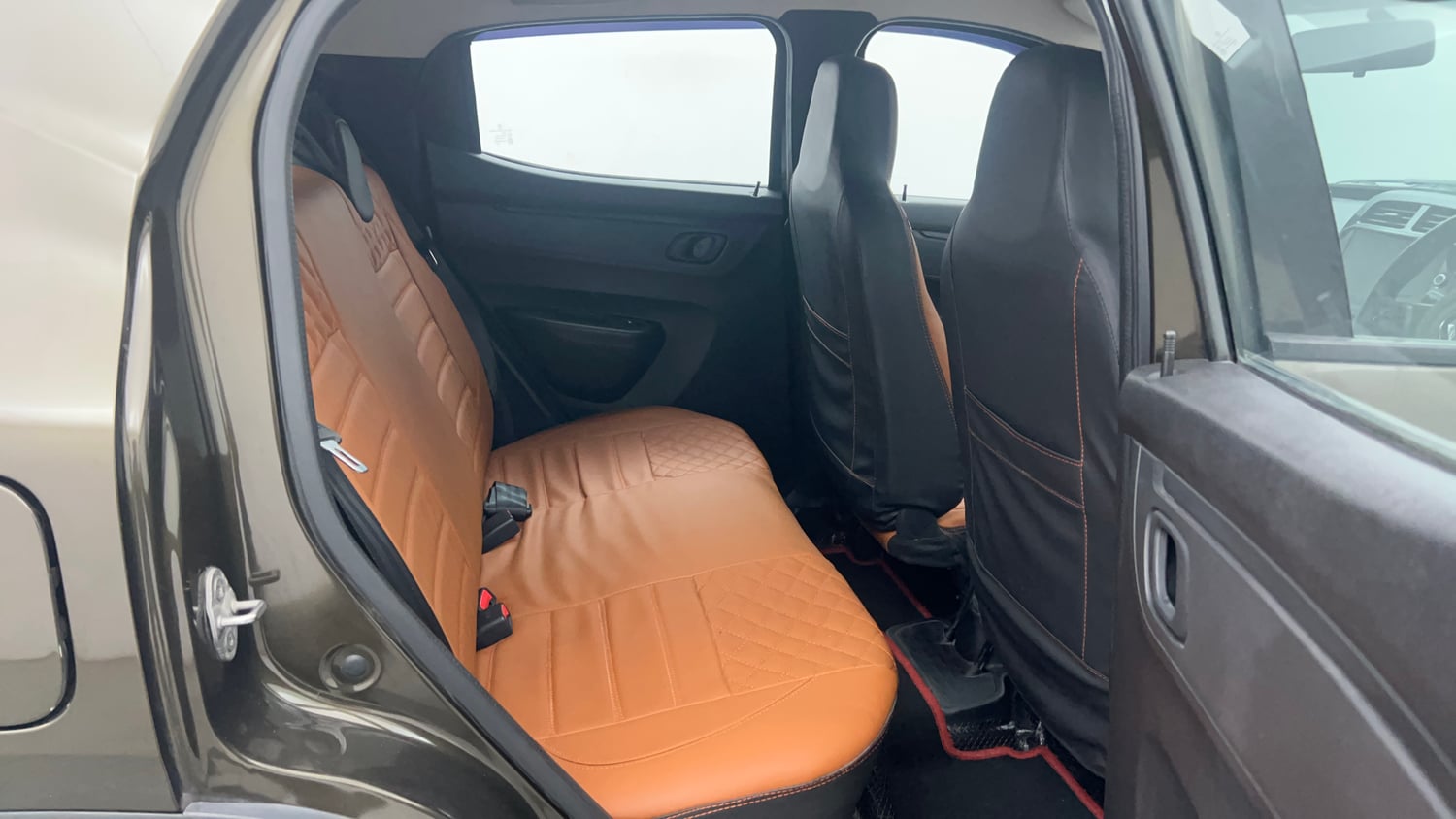 Used 2022 Renault Kwid RXT 1.0 AMT Opt Petrol Automatic interior RIGHT SIDE REAR DOOR CABIN VIEW