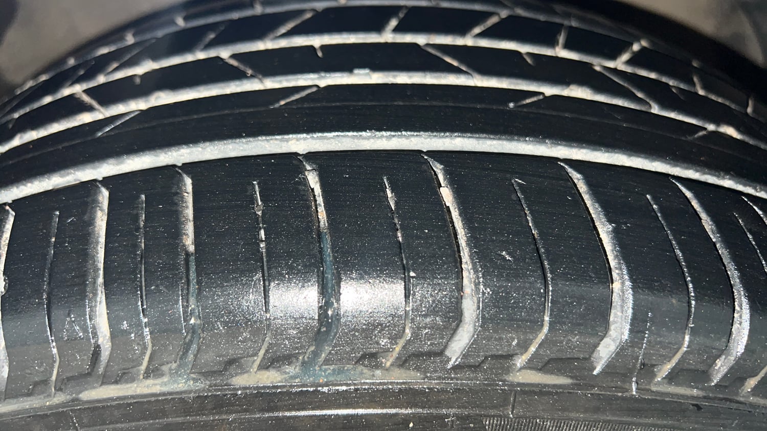 Used 2018 Maruti Suzuki Baleno Alpha 1.2 Petrol Manual tyres RIGHT FRONT TYRE TREAD VIEW