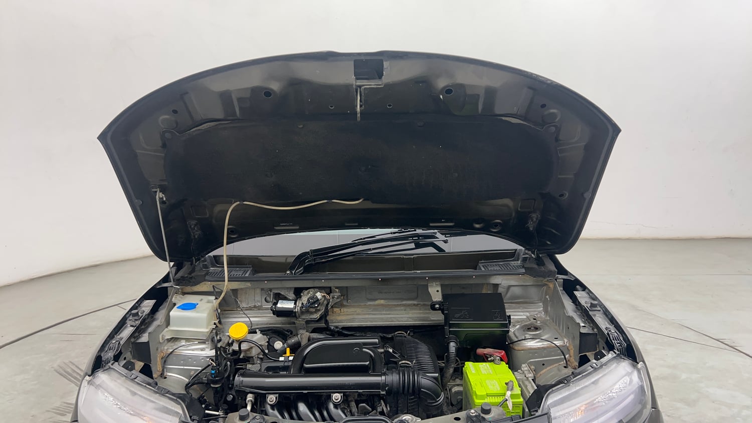 Used 2022 Renault Kwid RXT 1.0 AMT Opt Petrol Automatic engine ENGINE & BONNET OPEN FRONT VIEW