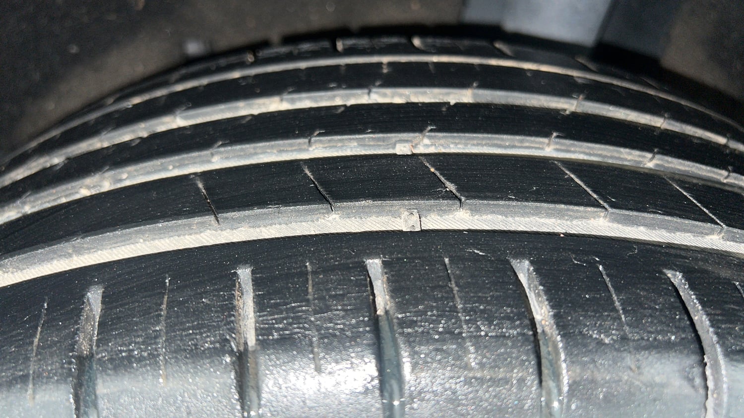Used 2017 Maruti Suzuki Baleno Zeta 1.2 Petrol Manual tyres LEFT REAR TYRE TREAD VIEW