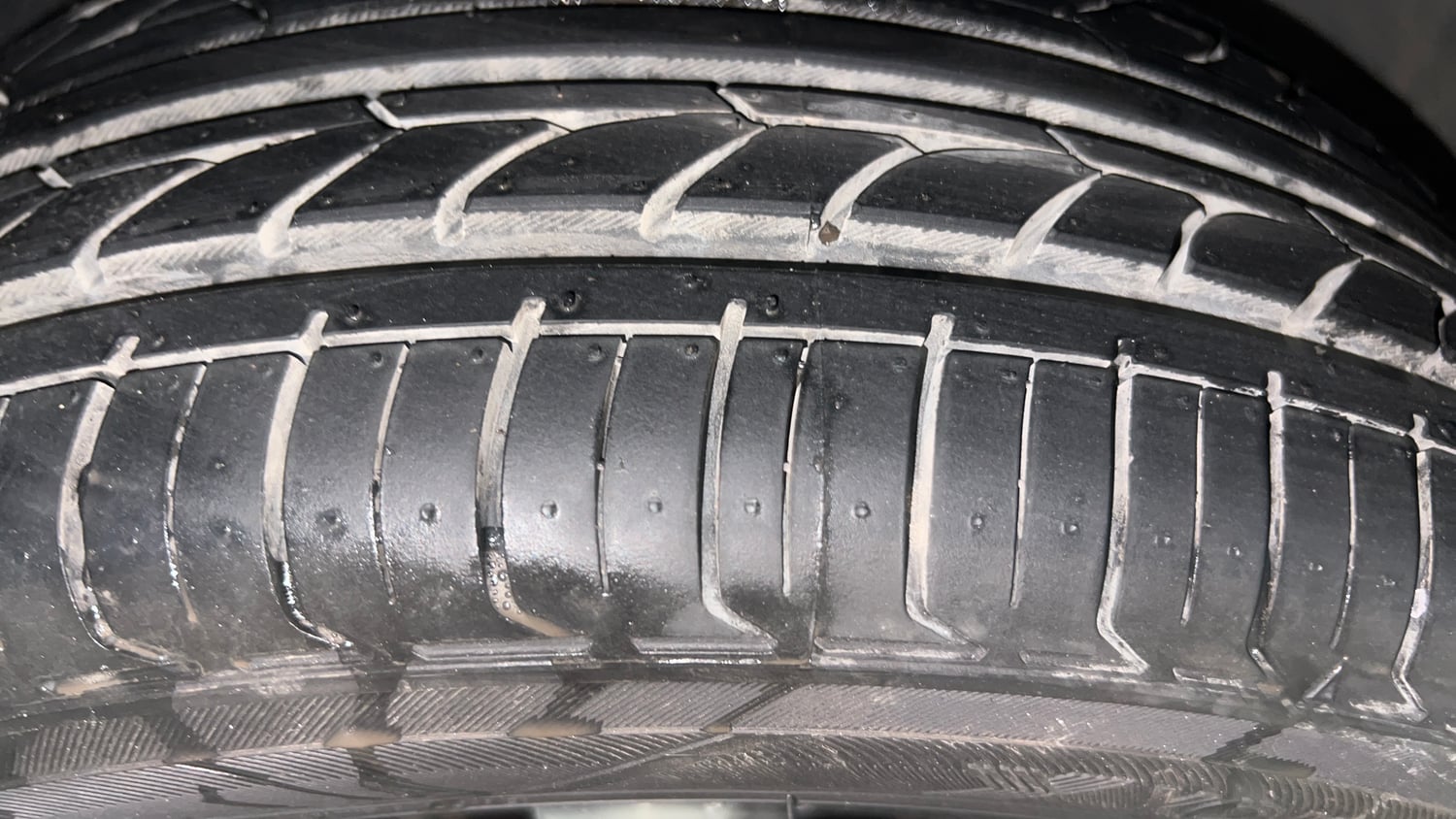 Used 2023 Skoda Slavia Style 1.5L TSI DSG Petrol Automatic tyres RIGHT FRONT TYRE TREAD VIEW
