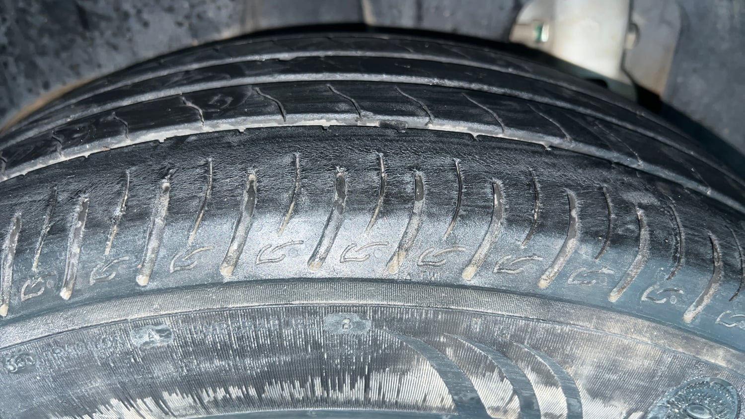 Used 2024 Mahindra XUV 3XO AX5 1.5 Diesel Diesel Manual tyres RIGHT REAR TYRE TREAD VIEW