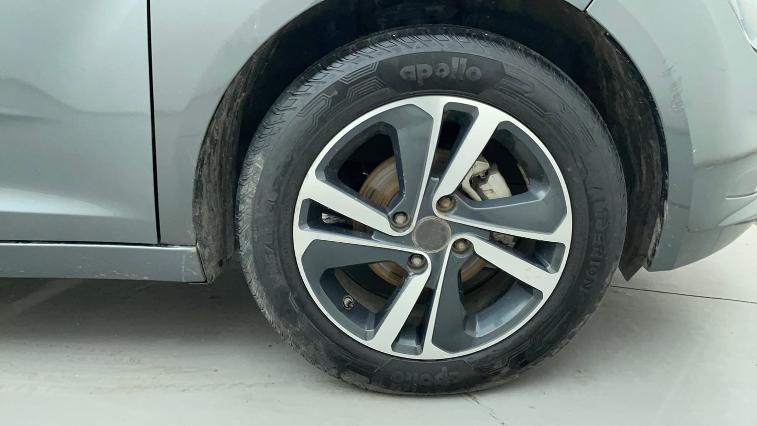 Used 2021 Tata Altroz XZ Diesel Diesel Manual tyres RIGHT FRONT TYRE RIM VIEW