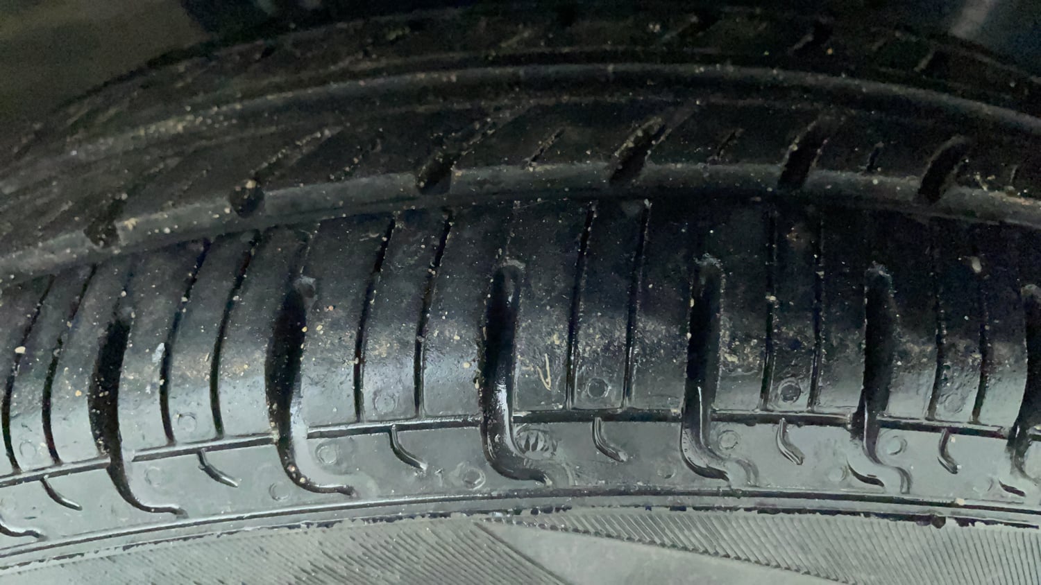 Used 2017 Renault Kwid CLIMBER 1.0 Petrol Manual tyres RIGHT FRONT TYRE TREAD VIEW