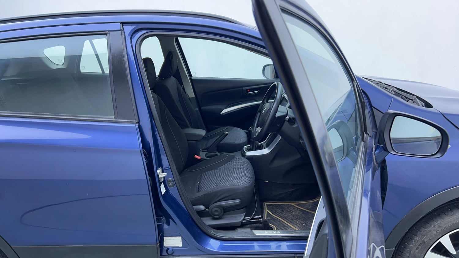 Used 2018 Maruti Suzuki S-Cross Zeta 1.3 Diesel Manual interior RIGHT SIDE FRONT DOOR CABIN VIEW