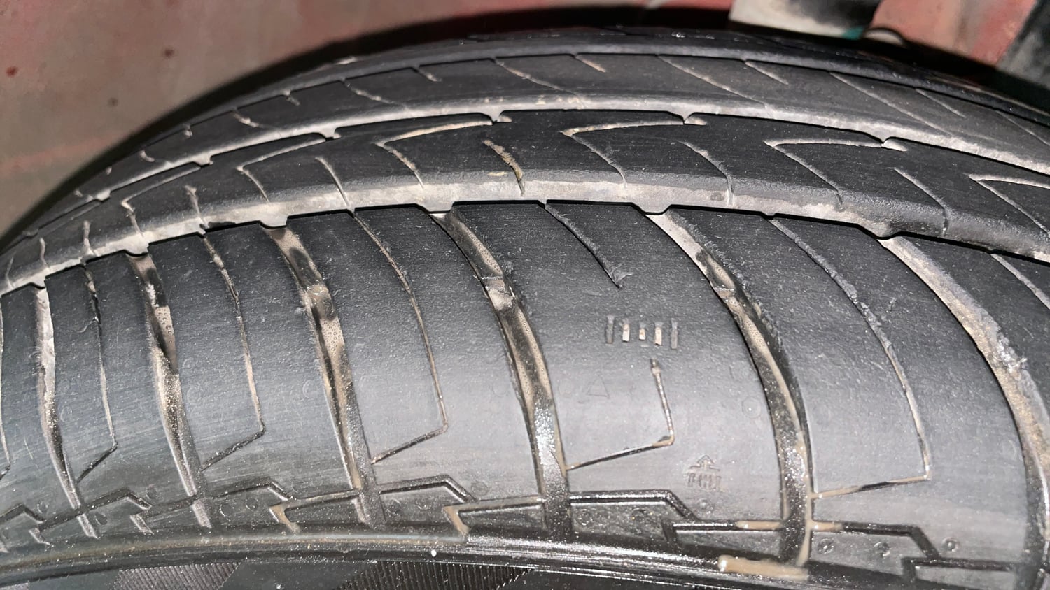 Used 2017 Maruti Suzuki Ignis Zeta 1.2 AMT Petrol Automatic tyres RIGHT FRONT TYRE TREAD VIEW