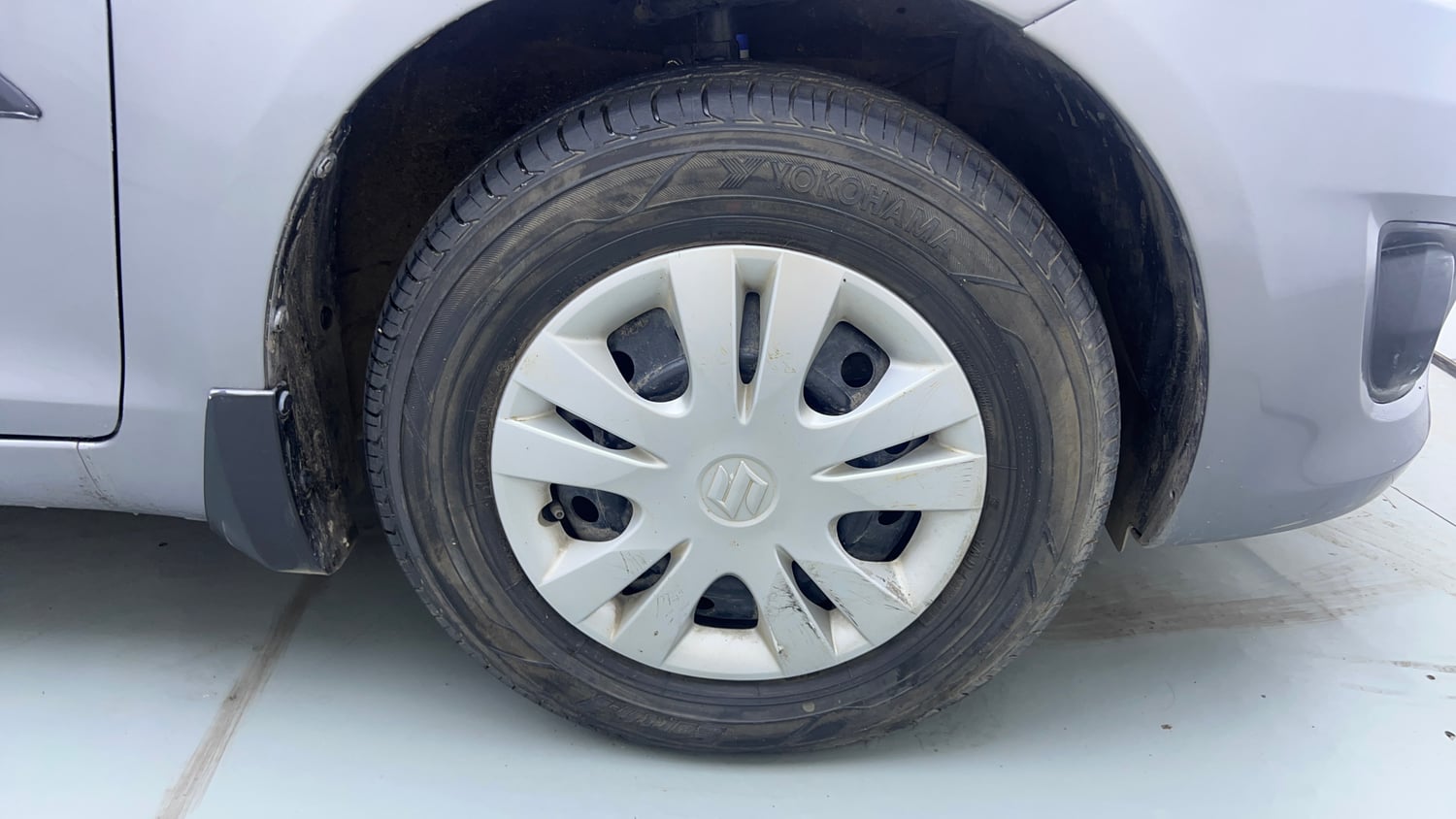 Used 2012 Maruti Suzuki Swift Dzire Automatic Petrol Automatic tyres RIGHT FRONT TYRE RIM VIEW